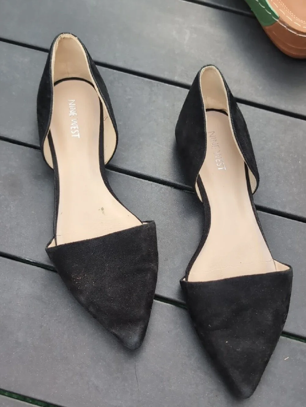 Nine West Black Pointed D'Orsay Suede Flats Size 8.5 - Picture 2 of 9